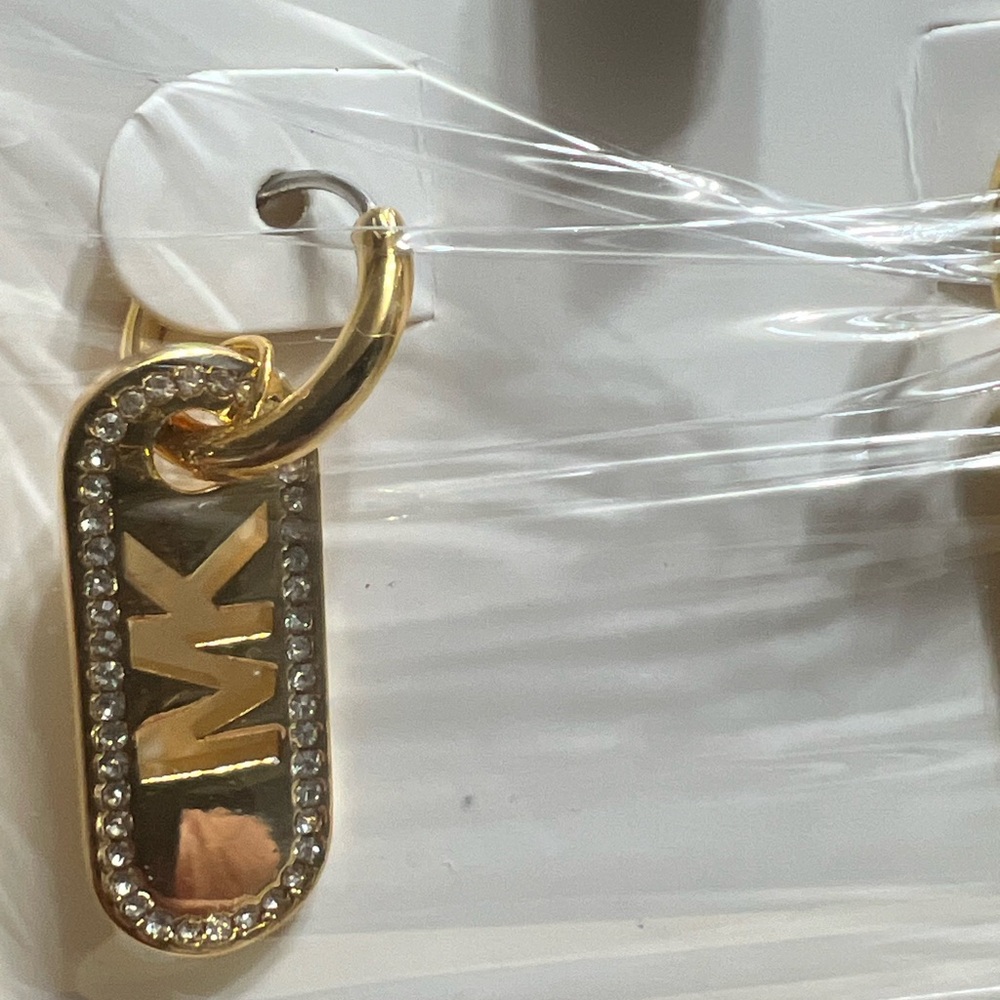 Michael Kors Huggie Hoop logo bar charm and crystal accents - Picture 2 of 12